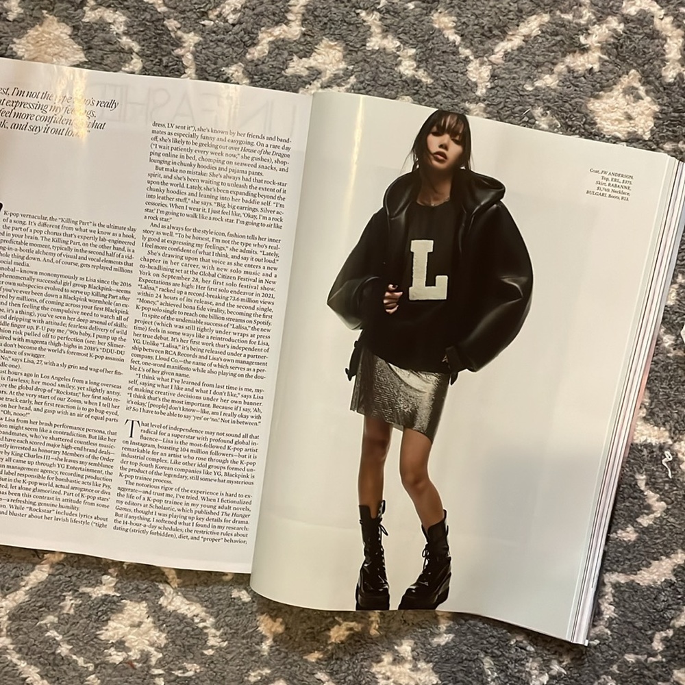 Elle x Blackpink Lisa Lalisa magazine - Picture 5 of 7